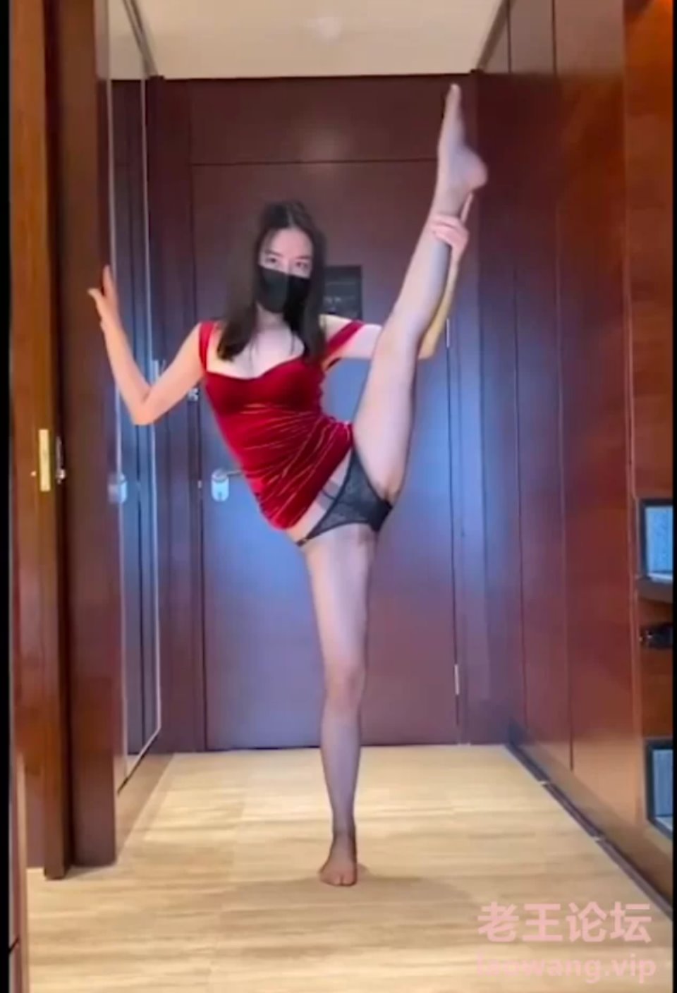 [自拍] [转载搬运] 约炮火辣身材的瑜伽老师，一字马肉棒爆操后入 [1v+1G][百度盘]-福利岛