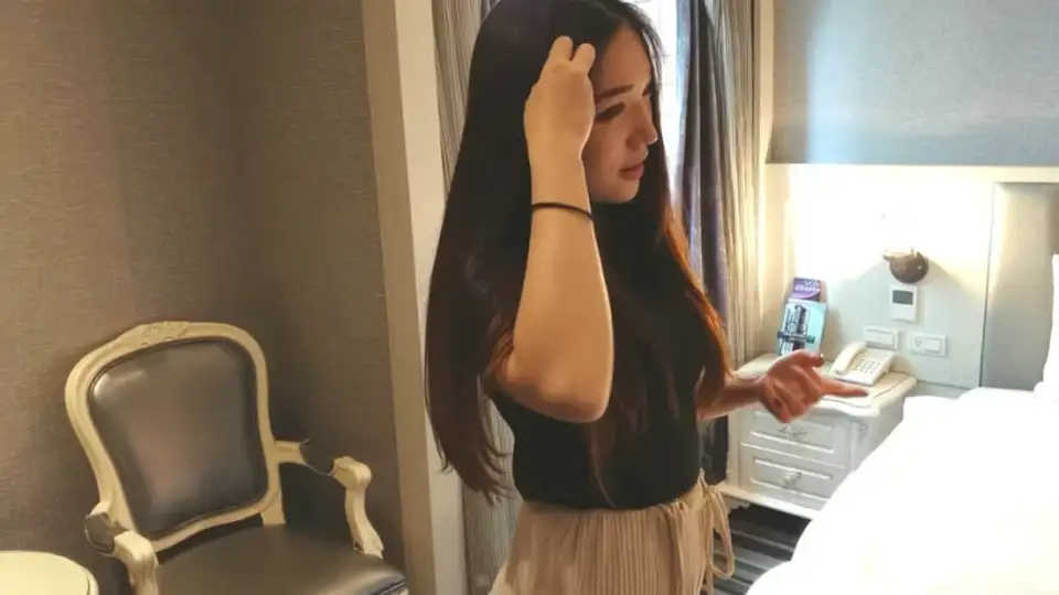 [91大神] [转载搬运] 约22岁娇嫩艺校美女❤️锥形大奶一镜到底全程露脸 [1V+1.04G][百度盘]