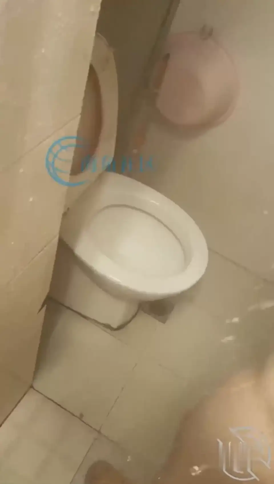 [自拍] [转载搬运] 《恋母少年》跟妈妈一起洗完澡开始操妈妈 [v1+200m][百度盘]