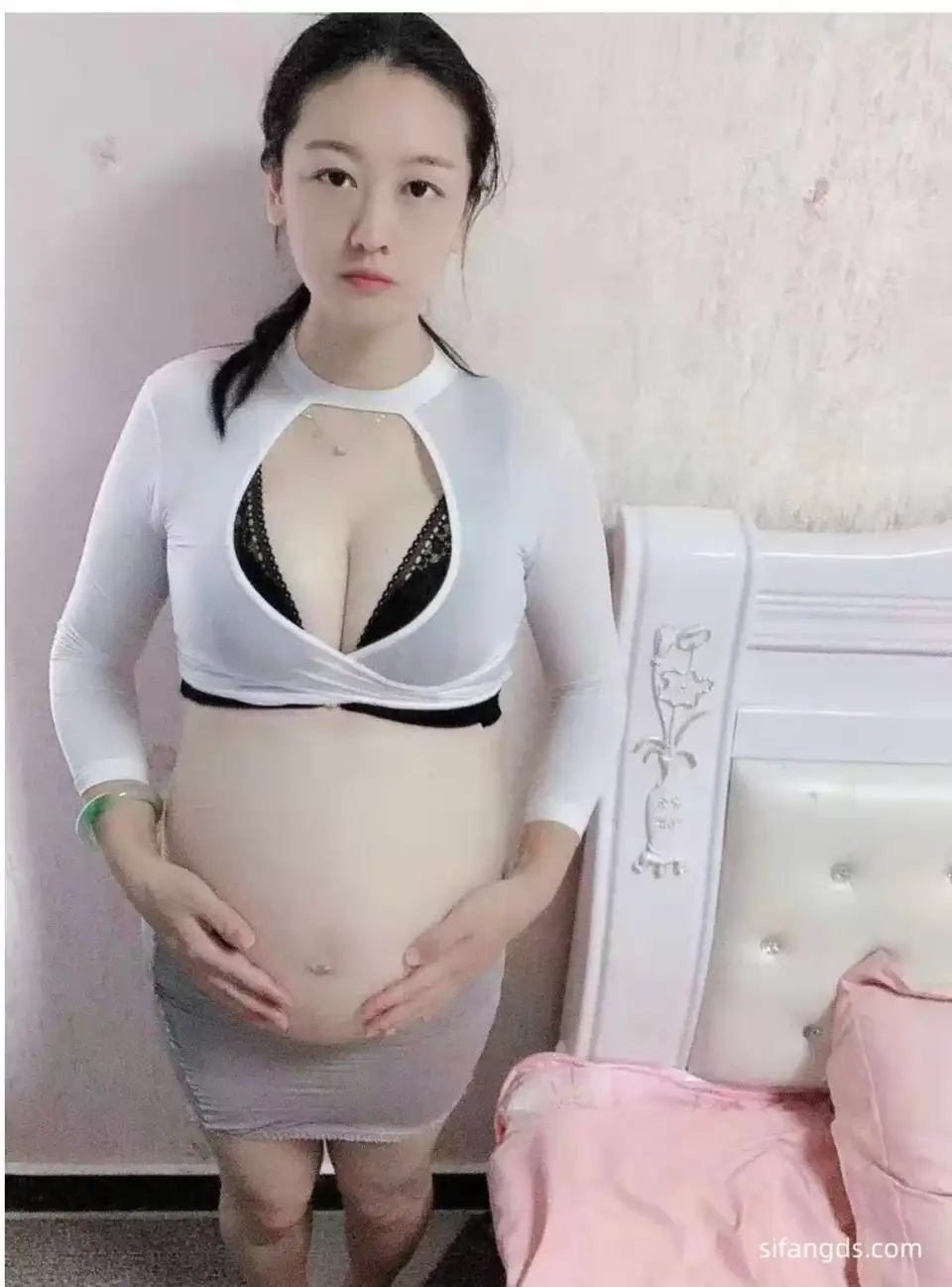 [会所嫖娼类] [转载搬运] 盘点那些线下外围卖逼的【转运珠 奶妈】 [50P 34分钟117V+200m][百度盘]