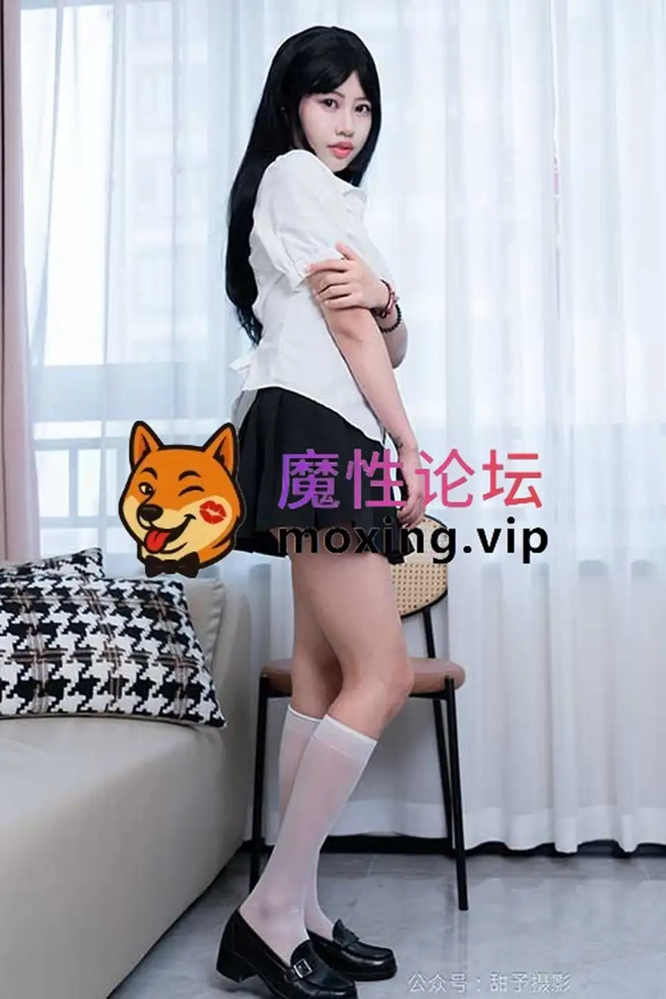 甜予摄影-酥酥-超短裙皮鞋白丝裸足