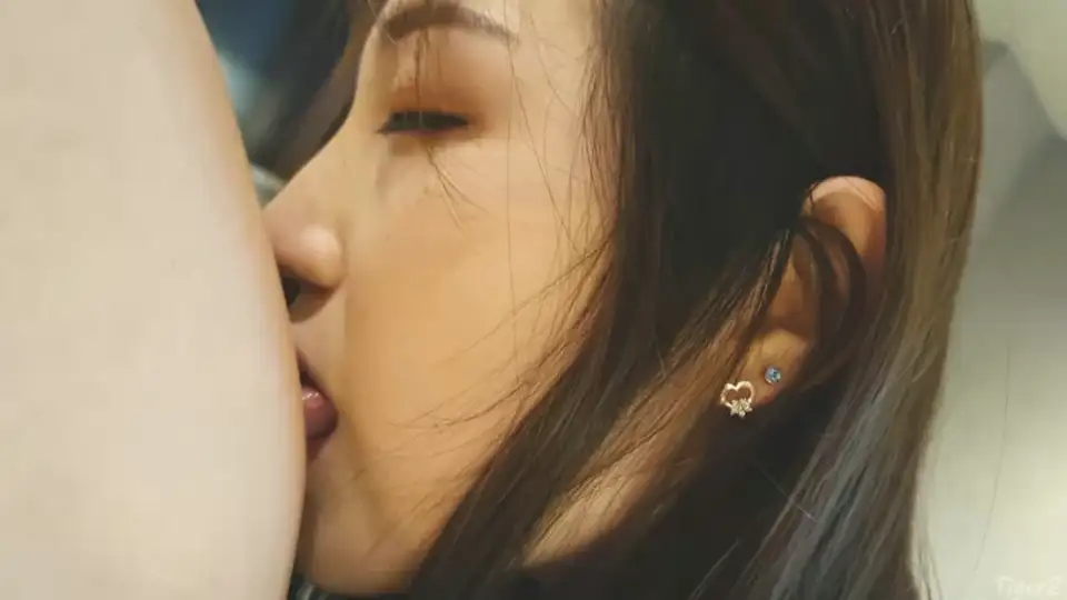 [91大神] [转载搬运] 约22岁娇嫩艺校美女❤️锥形大奶一镜到底全程露脸 [1V+1.04G][百度盘]