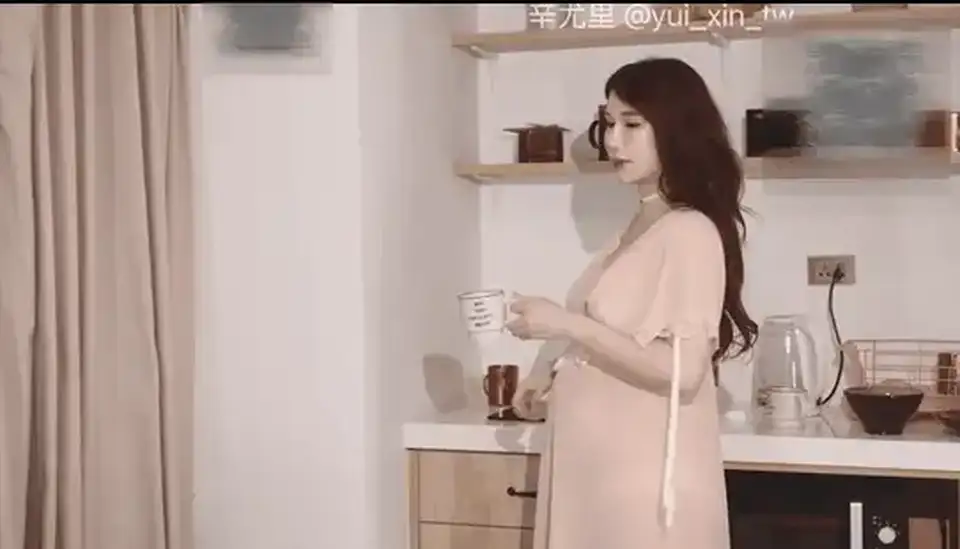 [有剧情的] [自行打包] 辛尤里-《公主人间的温暖爱情》吸奶口交抠穴，期间奶水_. [1v+440M][百度盘]