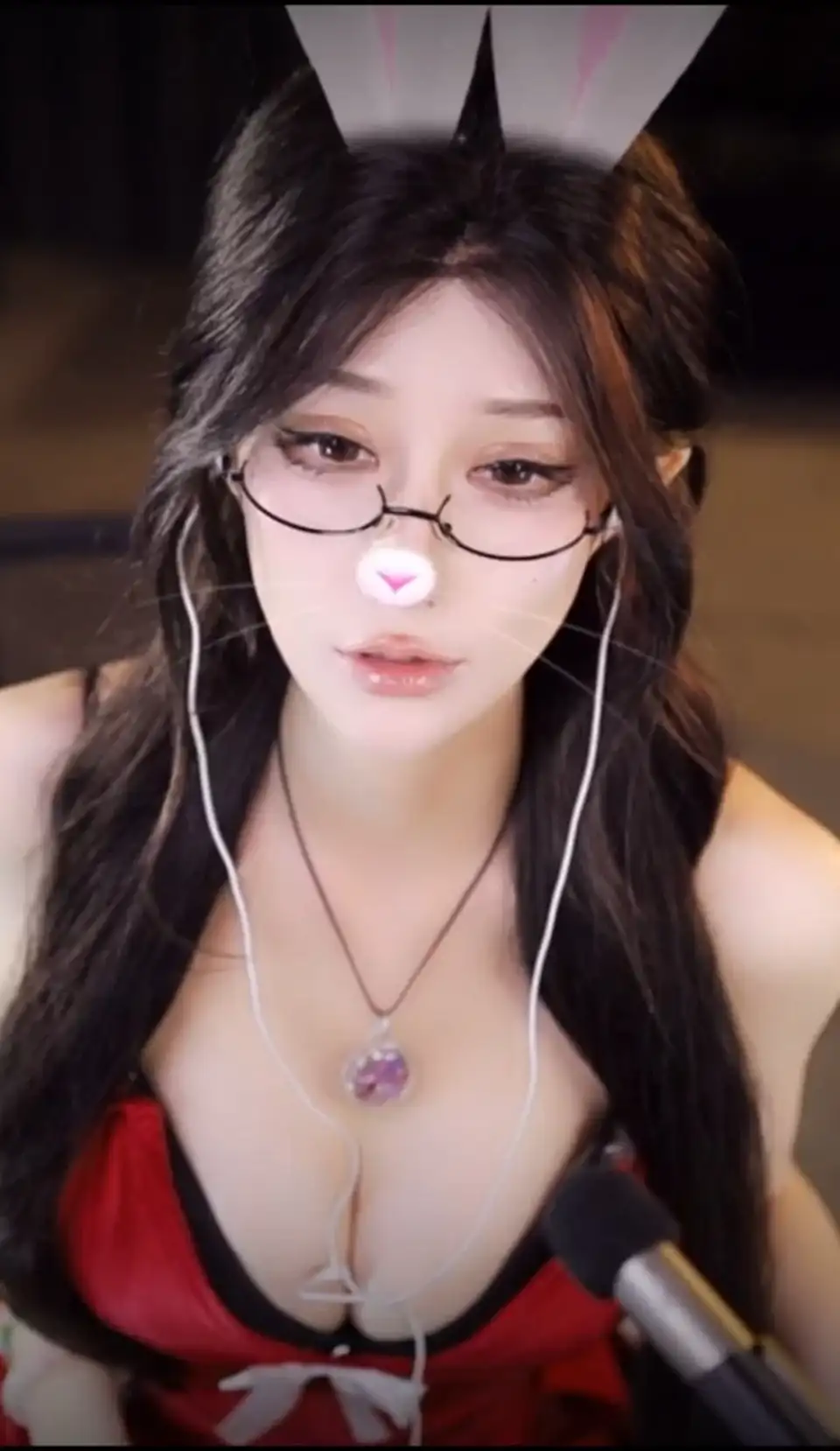 [福利姬] [转载搬运] 顶级ASMR骚货张爱玲千元定制版——涩气的兔女郎 [1v+385m][百度盘]
