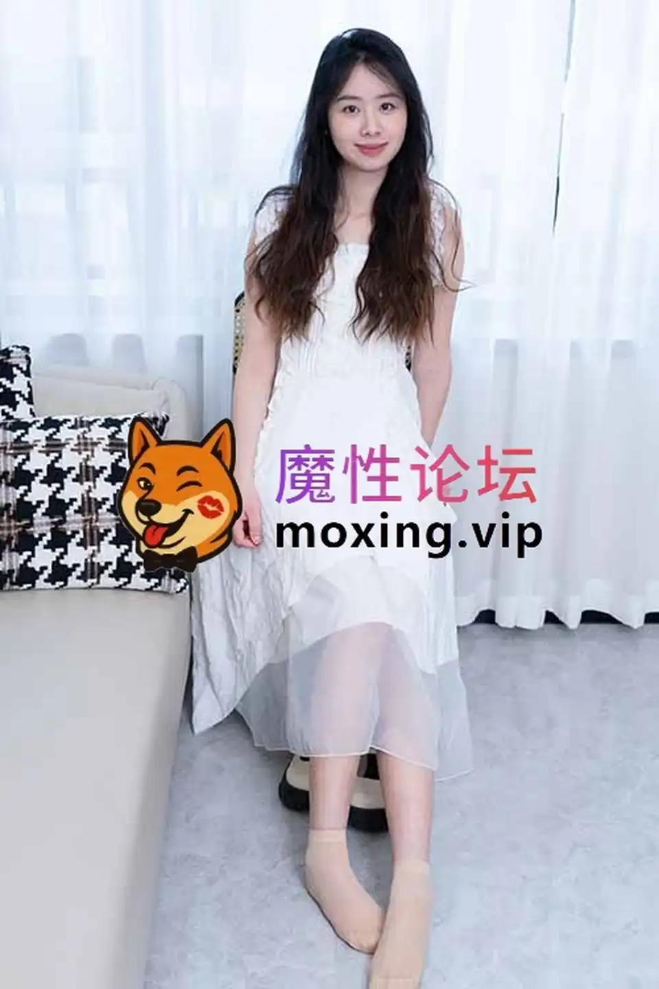 甜予摄影-知知-连衣裙短肉丝、裸足[130P1V-1.6G百度网盘]