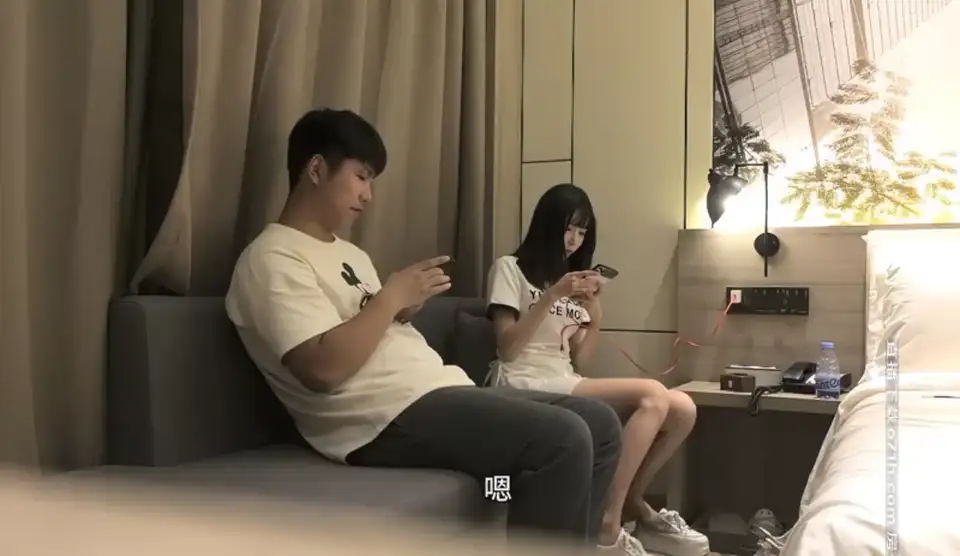 [91大神] [转载搬运] 【AI画质增强】小宝寻花白色T恤苗条妹子舌吻调情骑坐_ [1V+5.40g][百度盘]