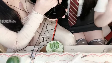 [转载搬运] ASMR_啵啵梨_R_E_STUDIO_双人不规则吸管触发_孔雀鱼 [1v+110m][百度盘]
