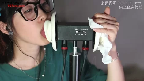 [转载搬运] ASMR 椰子 R_E_STUDIO 固定慢速揉耳天鹅 [1v+150m][百度盘]
