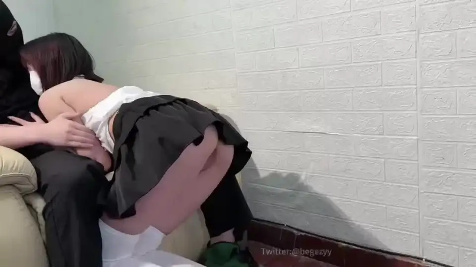 [91大神] [转载搬运] 特约炮大神91老渣男付费作品，台球助教的重置潜规则，打不过球被强按中出 [1v+288][磁力链接]