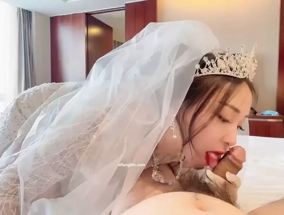 [自拍] [自行打包] 高端土豪外围女 高阶段玩物 结婚洞房花烛夜前穿婚纱卖力_ [1v+1G][百度盘]