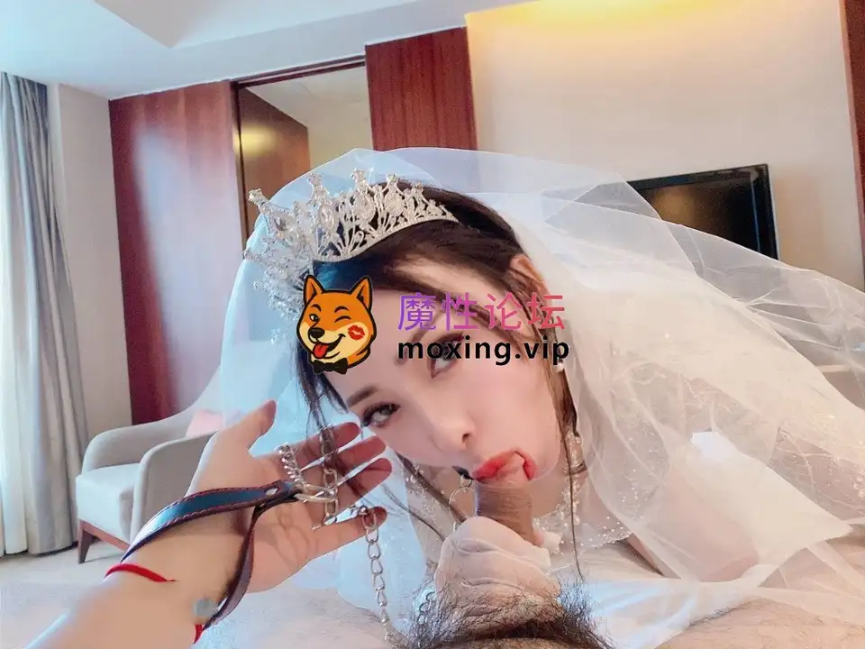 [度盘]高端土豪外围女高阶段玩物 结婚前夜穿婚纱伺候金主爸爸~
