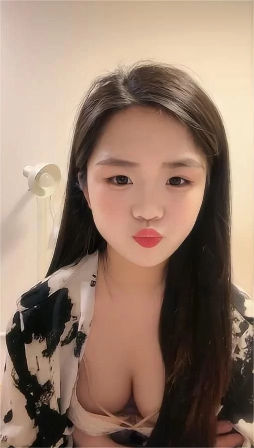 [其他] [转载搬运] 大哥的女人满背纹身 一看就是有故事的女人 连骑鸟都这么的狂野#BBW [1v+49m][百度盘]