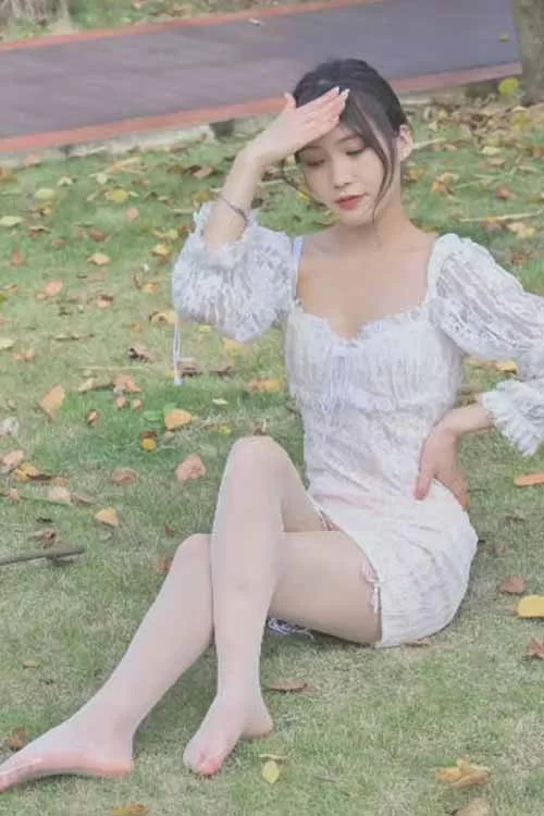 [美腿足控] [转载搬运] SSA丝社-文子-性感白丝户外美腿[1V-658M百度网盘] [1V+658m][百度盘]
