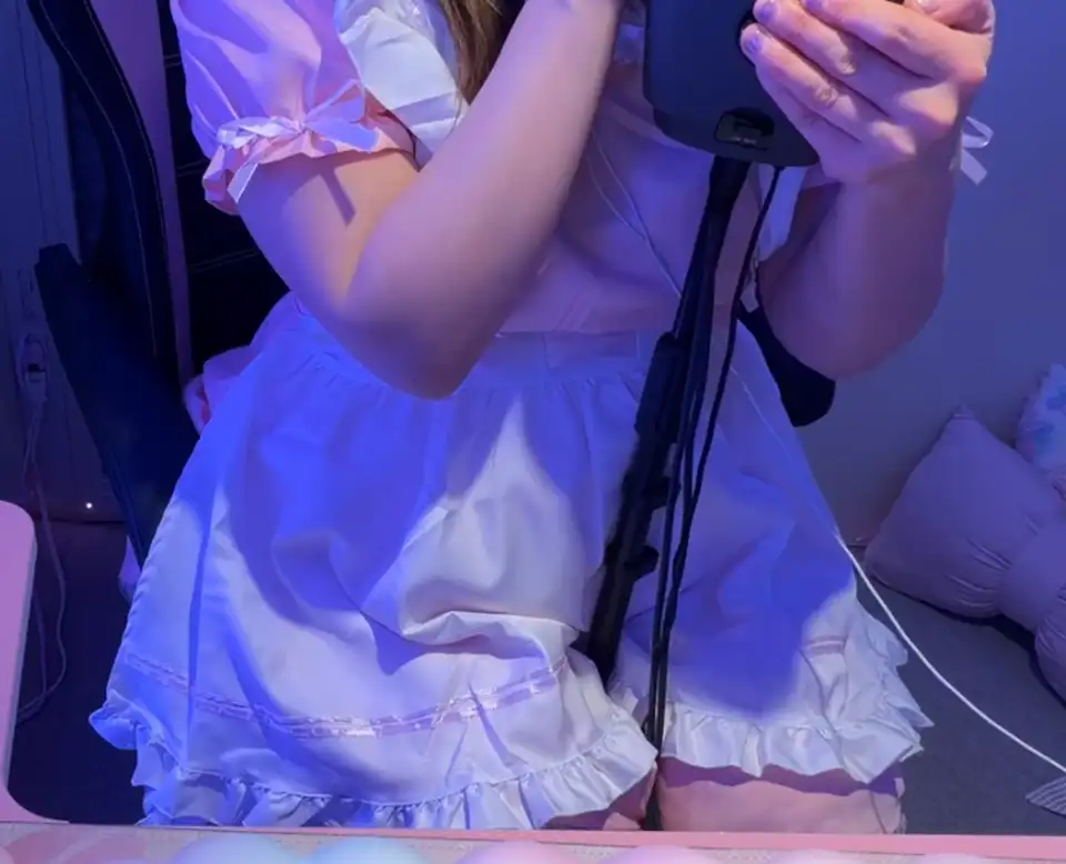 輝月さくら 20251122 nico 【無料パートあり】メイドさんにいっぱいご奉仕耳舐めされてトロトロになっちゃう 1V357M百度盘