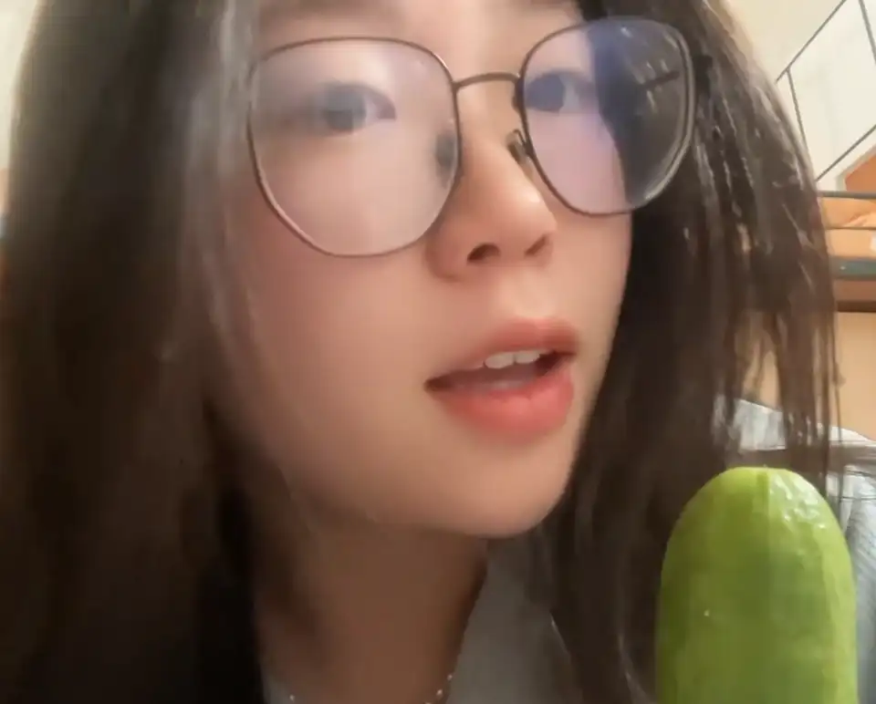 昕昕子的助眠窝_叫宝宝说y语帮lu舌头打圈舔 1V358M百度盘
