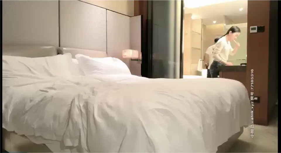 [91大神] [转载搬运] 小宝寻花_性感黑衣牛仔裤妹妹舌吻舔屌屁股摩擦坐入 [1v+6.84g][百度盘]