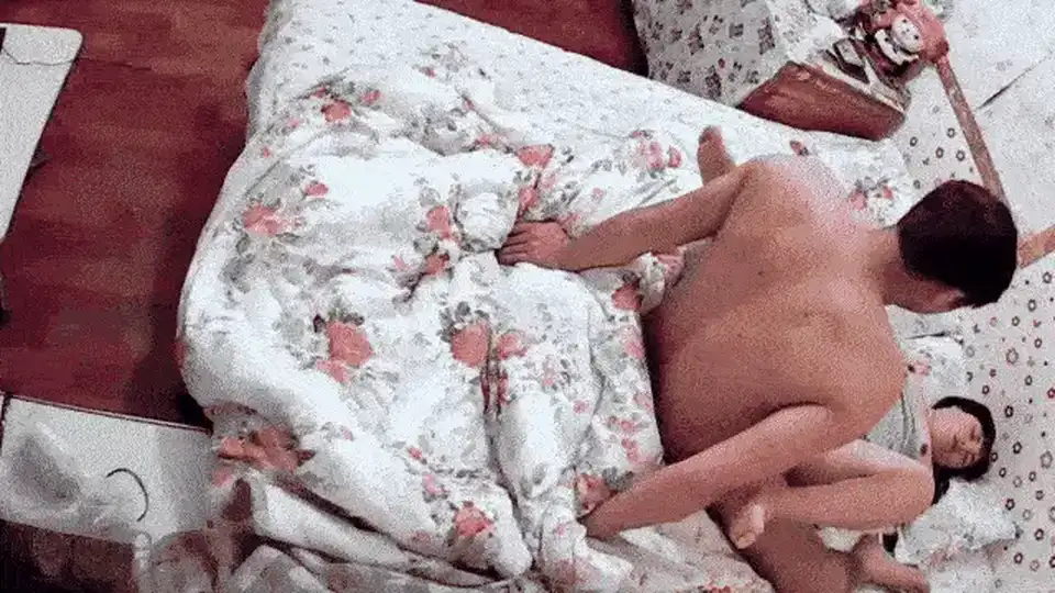 [美女御姐] [转载搬运] 居家摄像头偷窥夫妻在家打炮鸡巴不顶用老婆还得用按摩_ [2+273 MB][磁力链接]