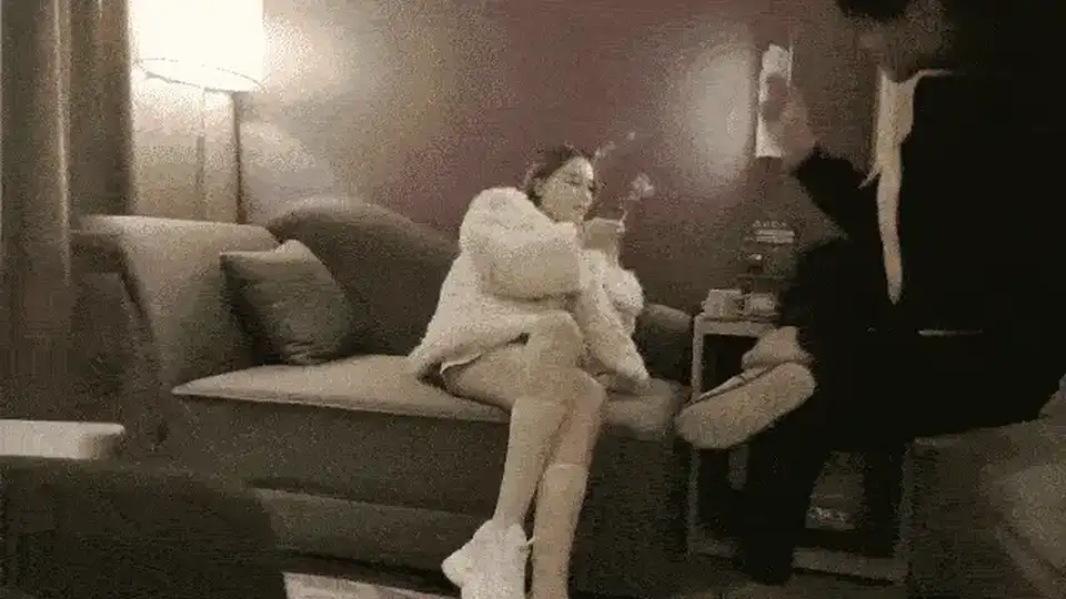 [美女御姐] [转载搬运] 【阿朴探花】时尚小网红_大长腿扭臀掰穴舔屌吸吮抬腿_ [2+606 MB][磁力链接]