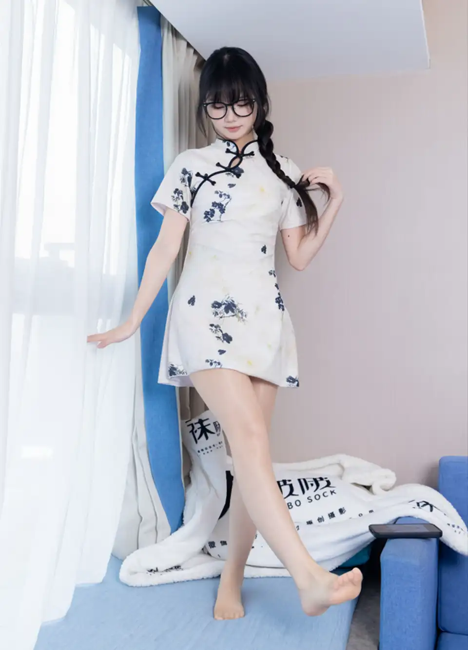 袜啵啵 – 甜甜圈 – 油亮肉丝旗袍美腿 【195P1V1.5G】